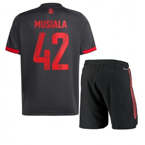 Bayern Munich Jamal Musiala #42 babykläder Tredje Tröja barn 2022-23 Korta ärmar (+ Korta byxor)